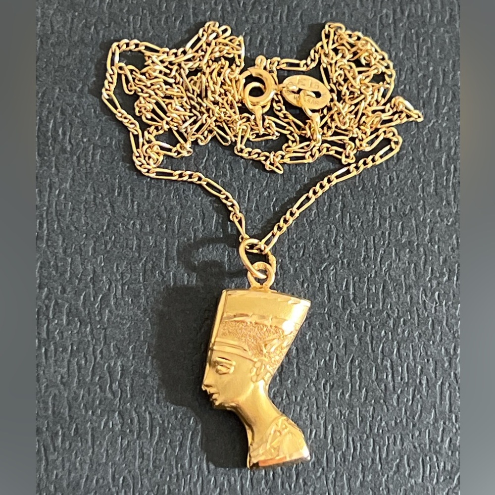 18k gold Egyptian Queen 3-D,Double Sided necklace - Picture 12 of 15
